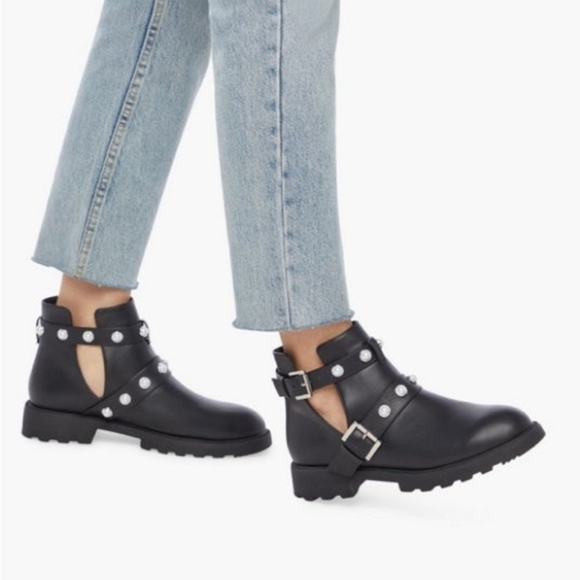 NWT JustFab Clarice Cut-Out Lug Sole Boots size 7.5 - Picture 2 of 10